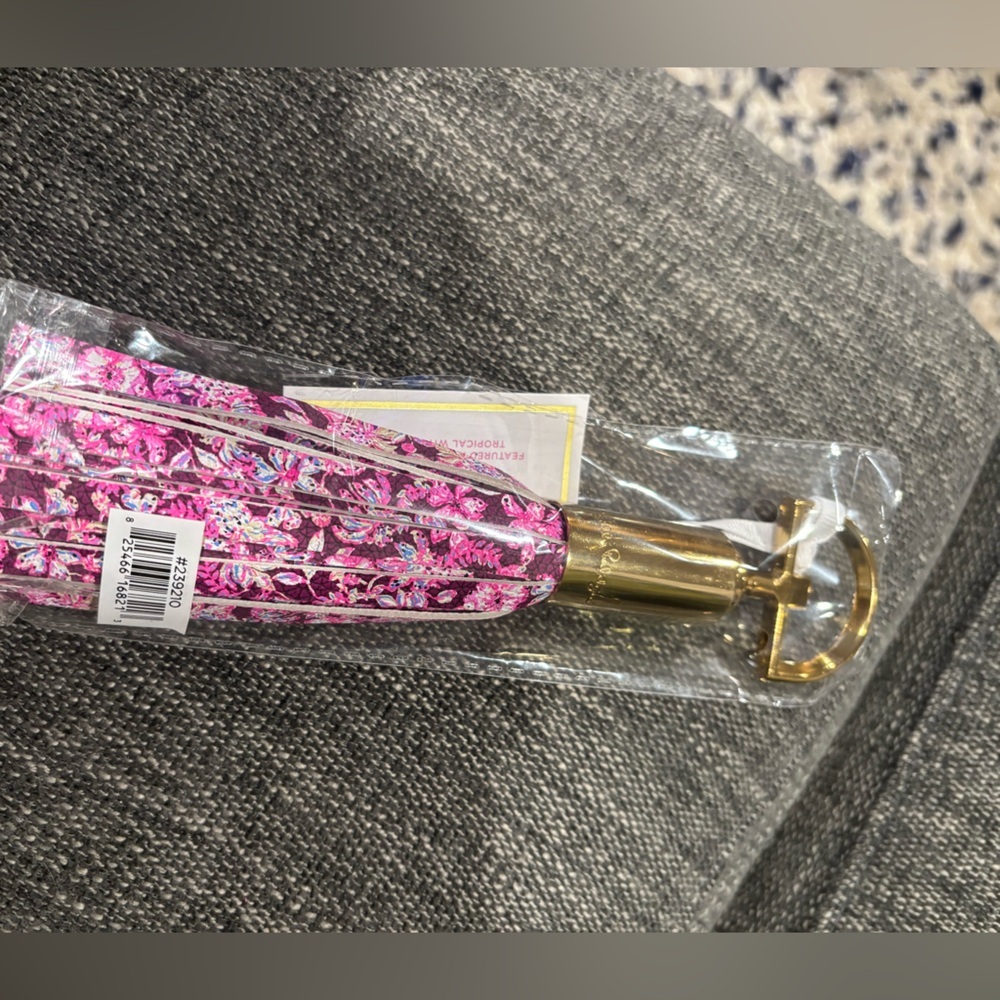 NWT ✨ Lilly Pulitzer Gold & Pink Floral Tassel Bottle Opener Keyring - Picture 4 of 4